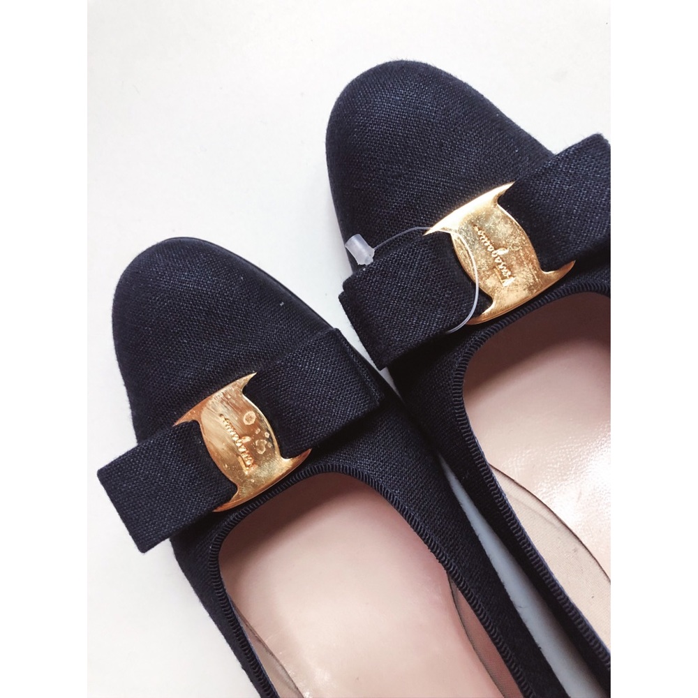 Ferragamo Vara Bow Pump